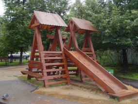 Деревянная детская горка